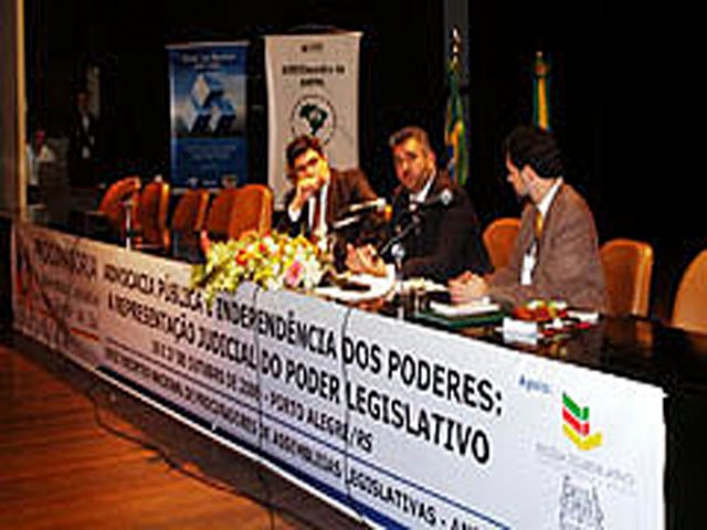 Read more about the article Três painéis marcam evento promovido em homenagem aos 40 anos da Procuradoria da AL